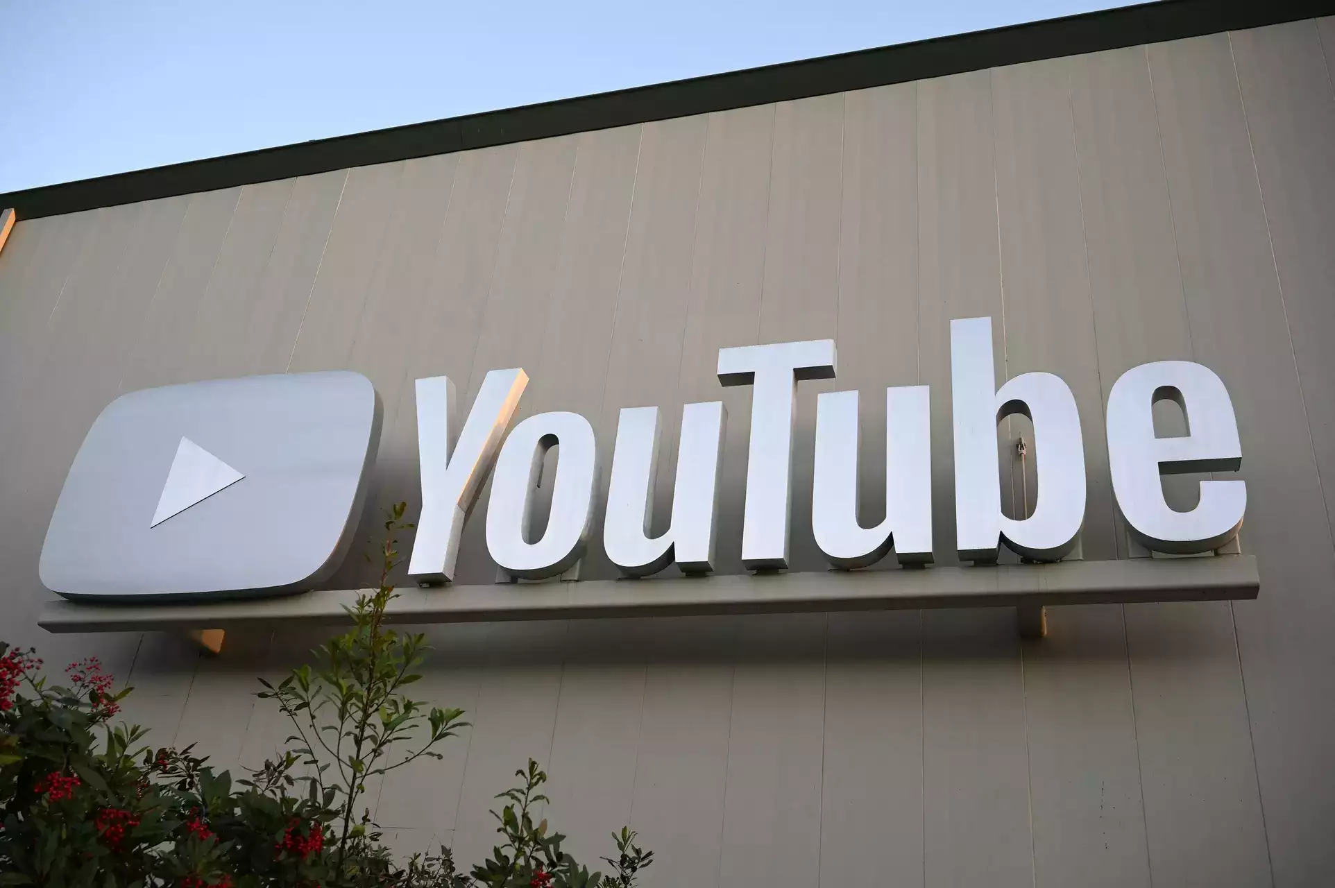 YouTube Careers 2024: Hiring Entry-Level Data Engineer
